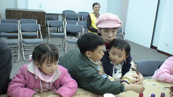 �����[�ݩ�j��