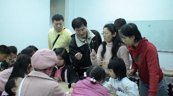 �����[�ݩ�j��